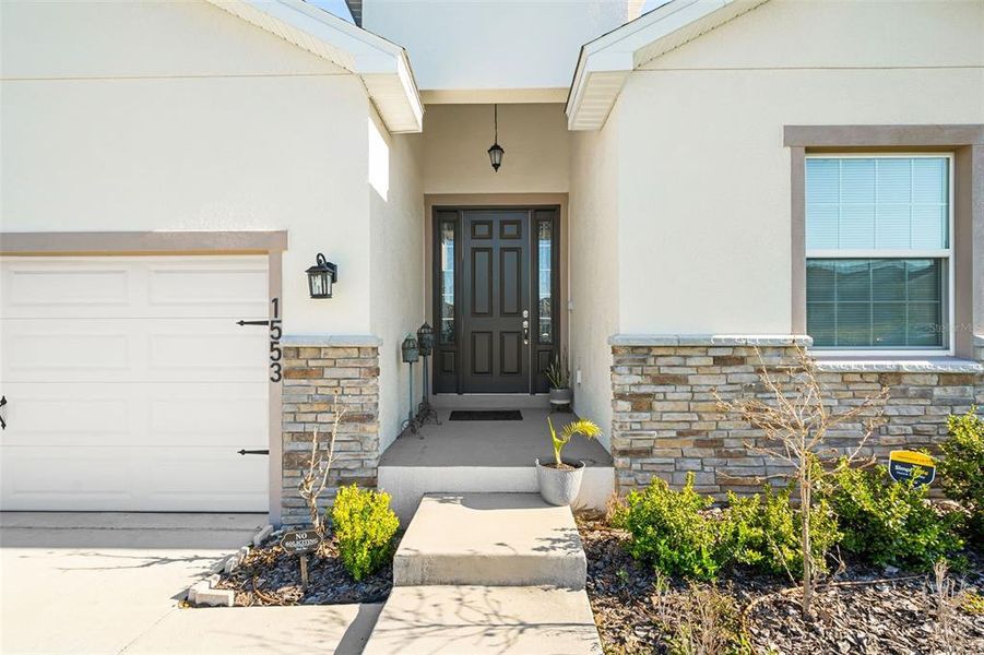 Exterior details and patio area of a home in , Davenport (Image 24).