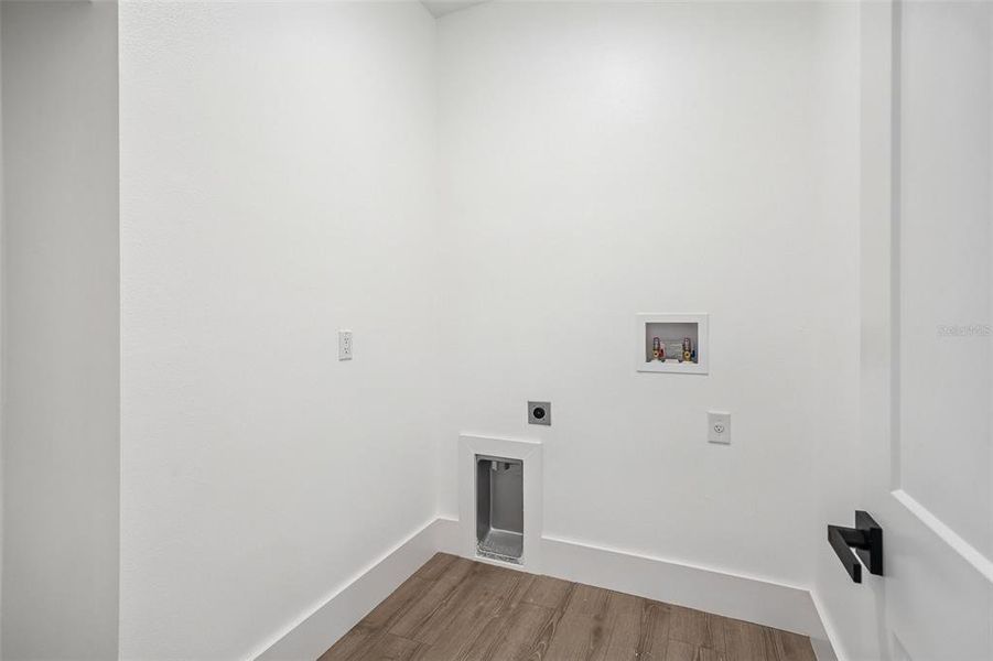 Spacious, unfurnished interior of a new home in , Tampa (Image 24). Spacious, unfurnished interior of a new home in , Tampa (Image 24).