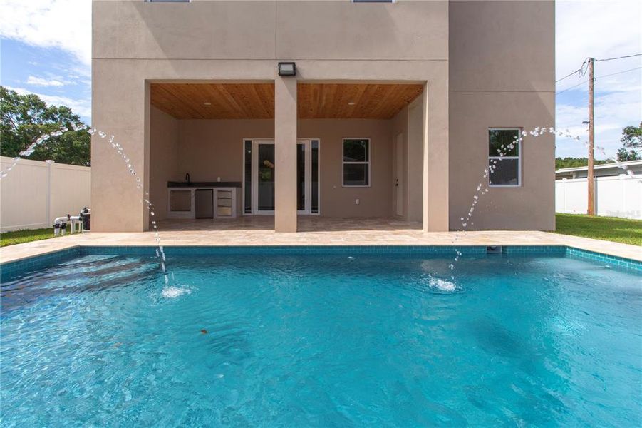 Exterior details and patio area of a home in , Tampa (Image 61).