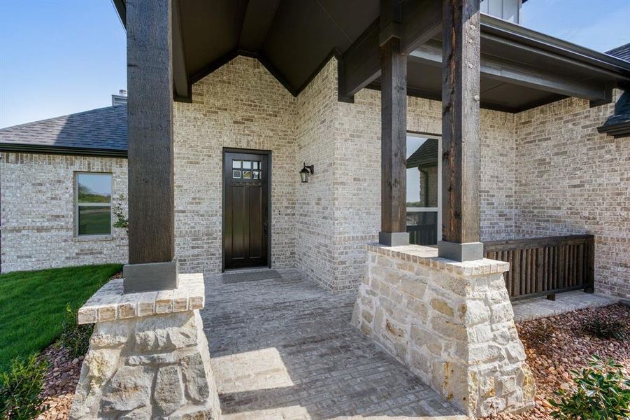 Exterior details and patio area of a home in , Waxahachie (Image 4).