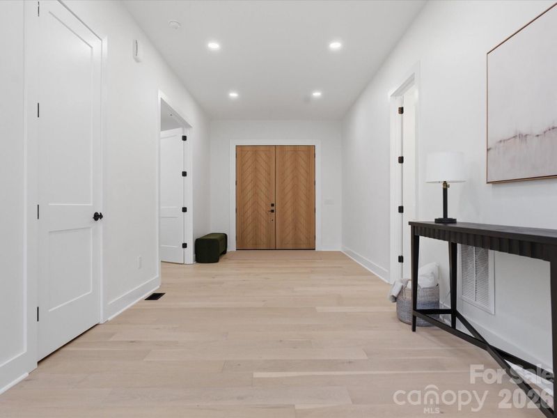 Spacious, unfurnished interior of a new home in , Monroe (Image 25).