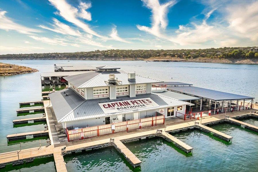 Nearby floating dock restaurant "Captain Pete's" (not included in LVPOA amenities) Nearby floating dock restaurant "Captain Pete's" (not included in LVPOA amenities)