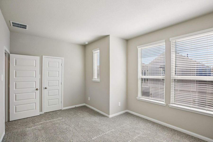 Spacious, unfurnished interior of a new home in Kemah Crossing - Luxe Series, Kemah (Image 35).