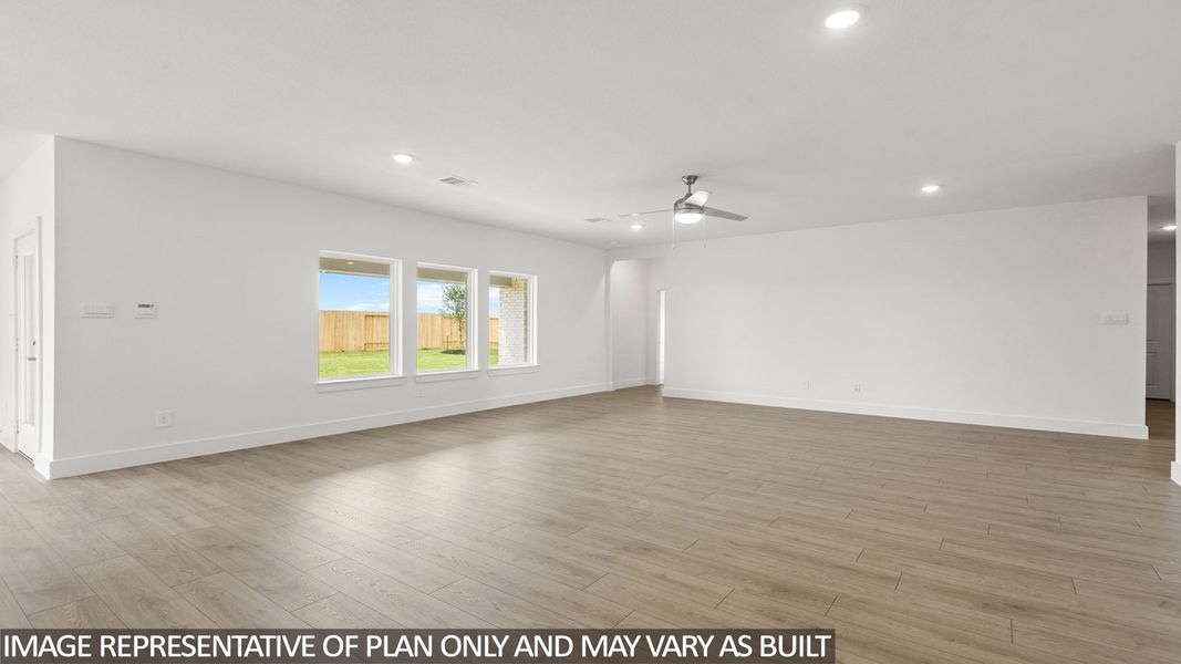 Spacious, unfurnished interior of a new home in Riverside Estates, Mont Belvieu (Image 13).