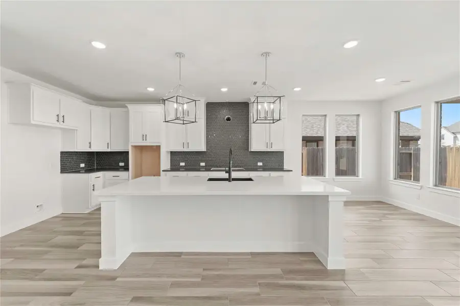 Representative image. Features, selections and colors may vary.