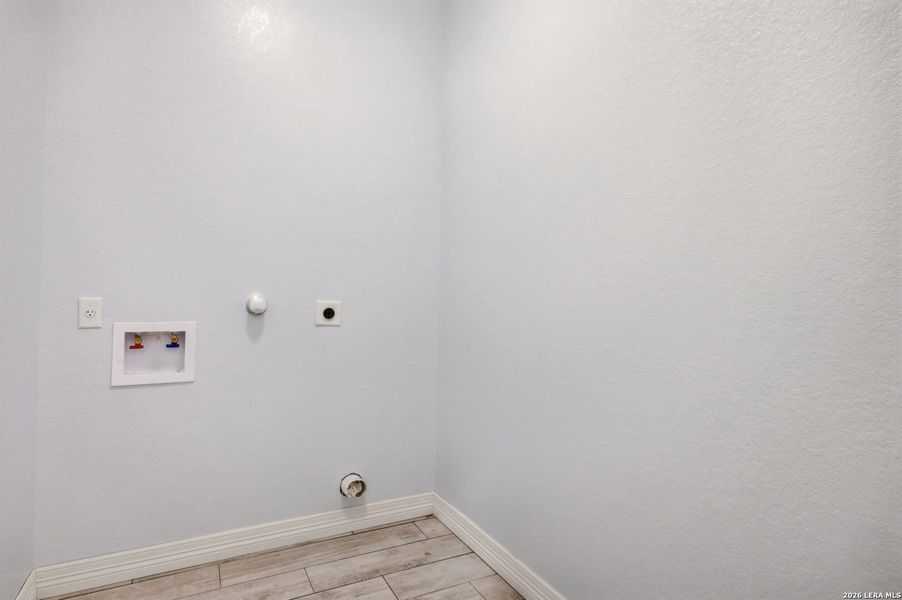 Spacious, unfurnished interior of a new home in , Spring Branch (Image 14).