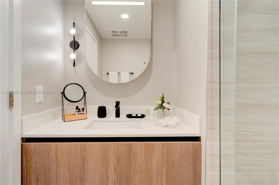 Image 28 of a home in .