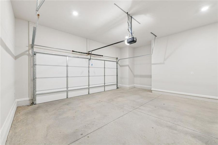 Spacious, unfurnished interior of a new home in Aberdeen, Hoschton (Image 38).