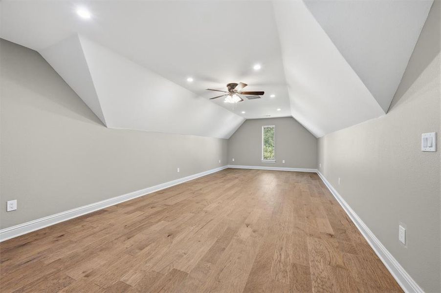 Bonus Room Media , another bedroom and many options