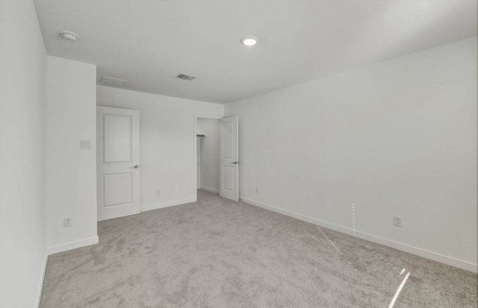 Spacious, unfurnished interior of a new home in Monarch on Main, Round Rock (Image 27).