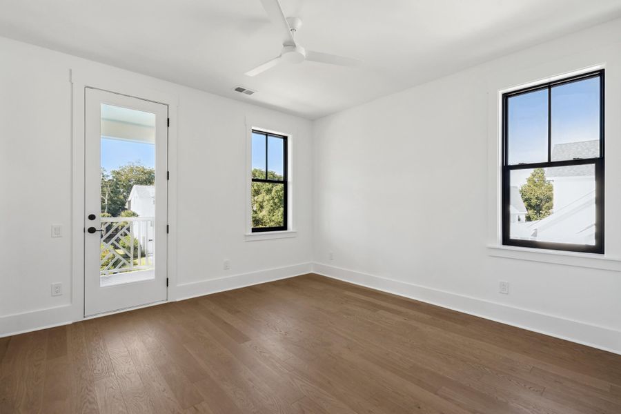 Spacious, unfurnished interior of a new home in , Mount Pleasant (Image 33).
