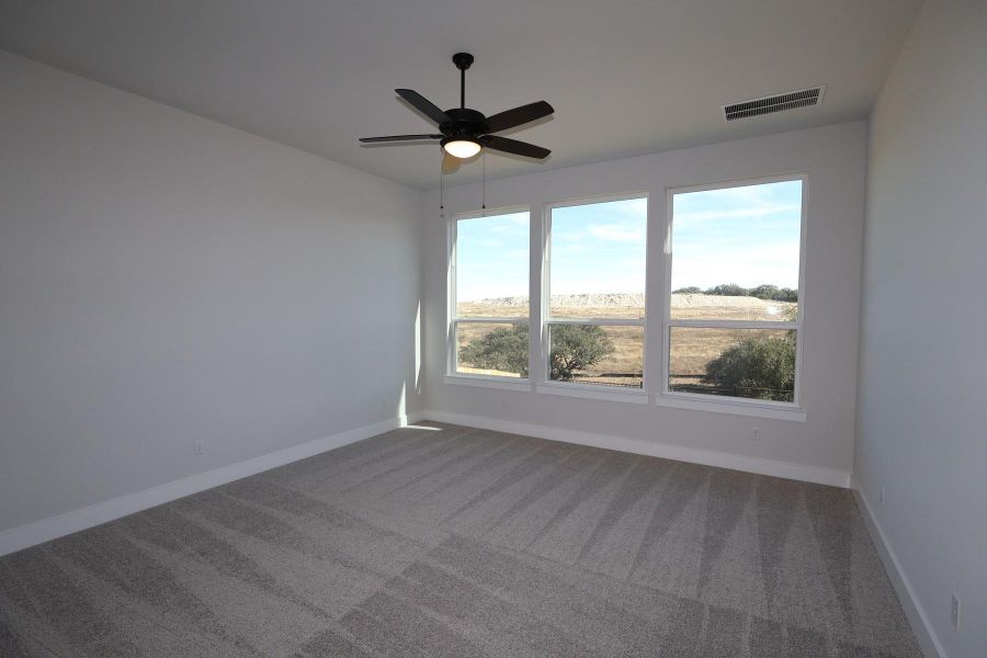 Spacious, unfurnished interior of a new home in Lariat, Liberty Hill (Image 15).