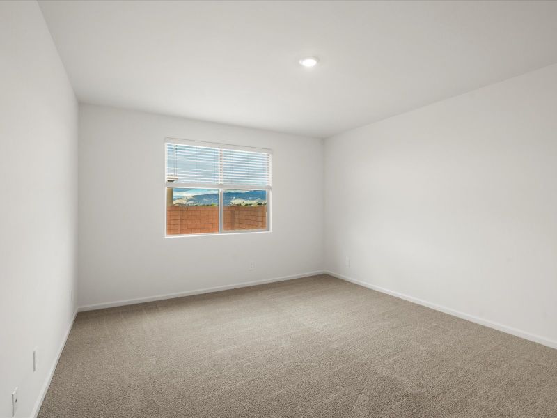 Spacious, unfurnished interior of a new home in Hanson Ridge, Vail (Image 11).
