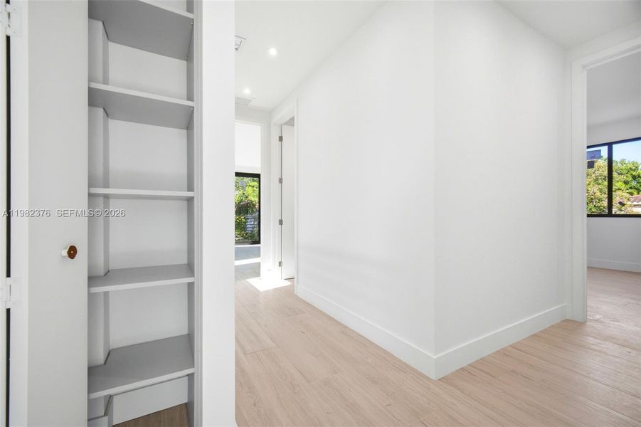 Spacious, unfurnished interior of a new home in , Miami (Image 21).