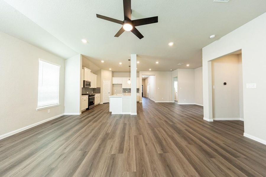 Spacious, unfurnished interior of a new home in Bluestem, Brookshire (Image 19). Spacious, unfurnished interior of a new home in Bluestem, Brookshire (Image 19).