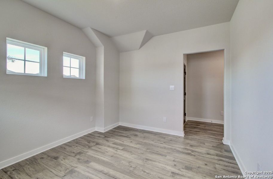 Spacious, unfurnished interior of a new home in Cloud Country, New Braunfels (Image 21).