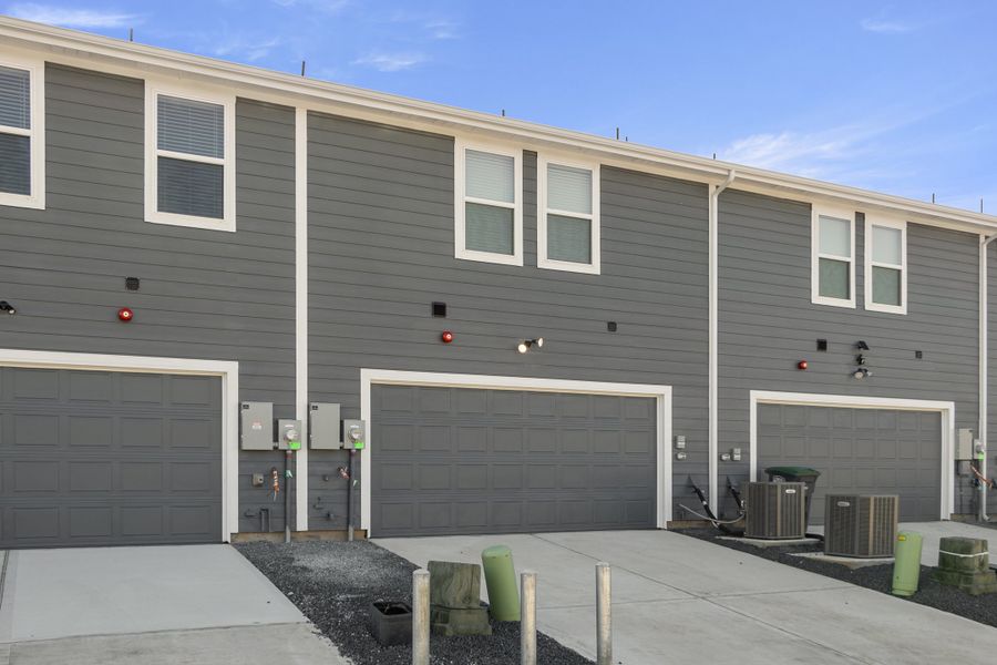 2227 Seven Oaks Boulevard - Bldg 10