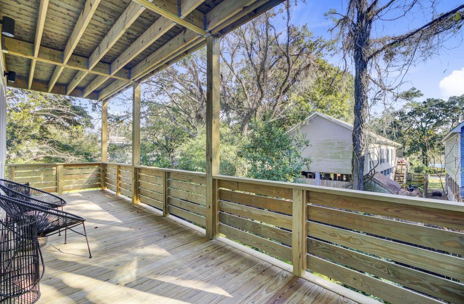 Exterior details and patio area of a home in , Charleston (Image 27).