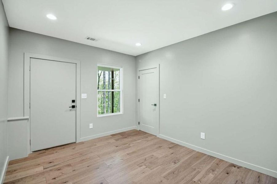 Spacious, unfurnished interior of a new home in , Blue Ridge (Image 24).