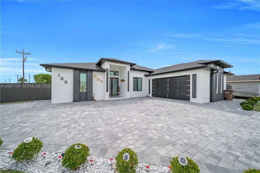 Exterior details and patio area of a home in , Cape Coral (Image 3).