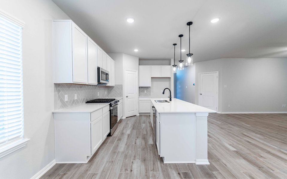 Furnished interior view inside a new home in Lago Mar, Texas City (Image 4).