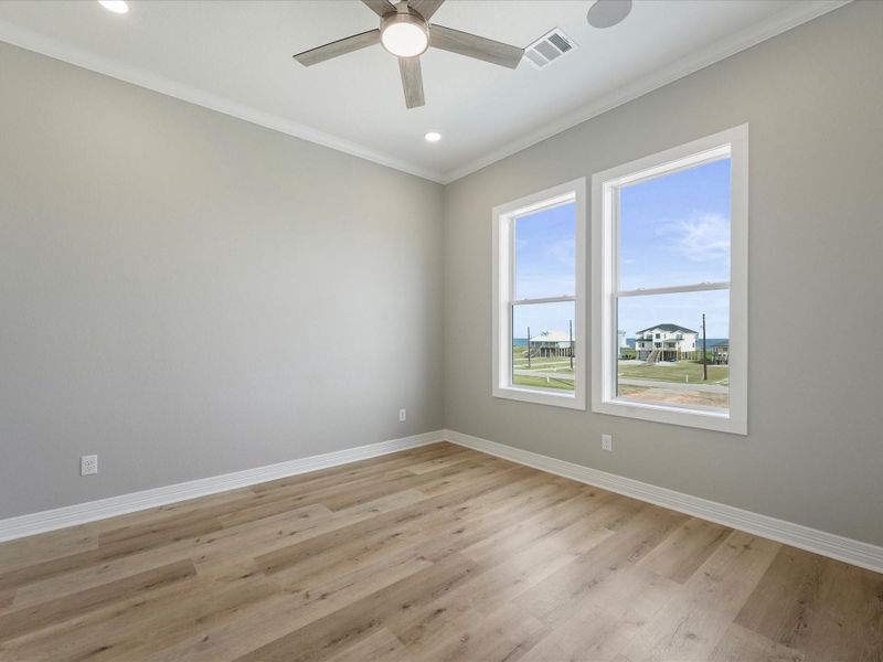Spacious, unfurnished interior of a new home in , Freeport (Image 32).