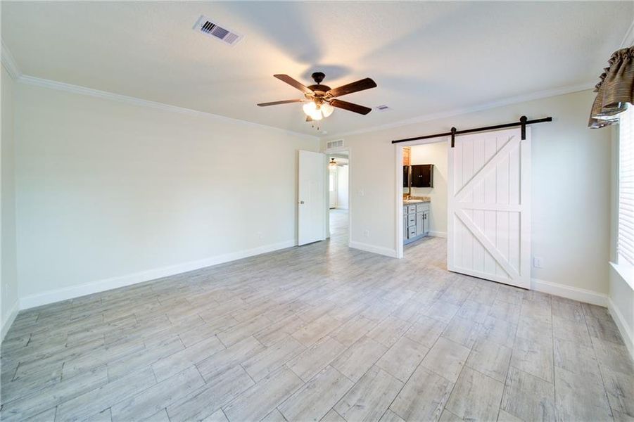 Spacious, unfurnished interior of a new home in , Blue Ridge (Image 27).