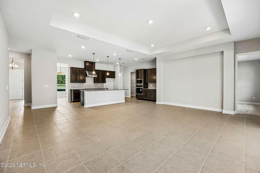 Spacious, unfurnished interior of a new home in , Jacksonville (Image 16).
