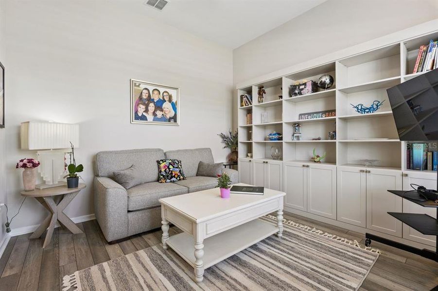 Furnished interior view inside a new home in , Winter Garden (Image 11).