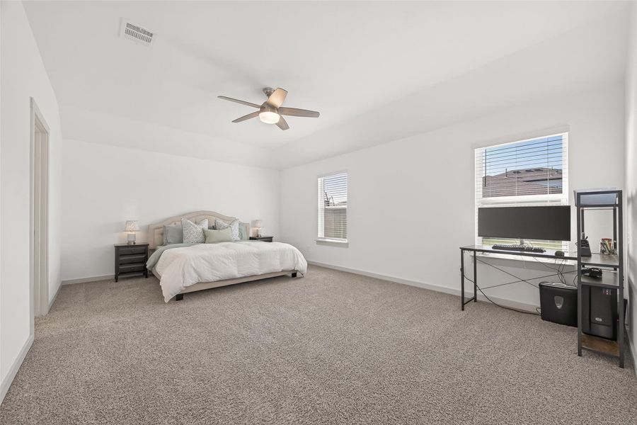 Large primary bedroom gives options, plenty of room to add a seating area. Large primary bedroom gives options, plenty of room to add a seating area.