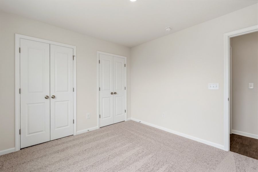 Spacious, unfurnished interior of a new home in Richmond Hill, Inman (Image 32).