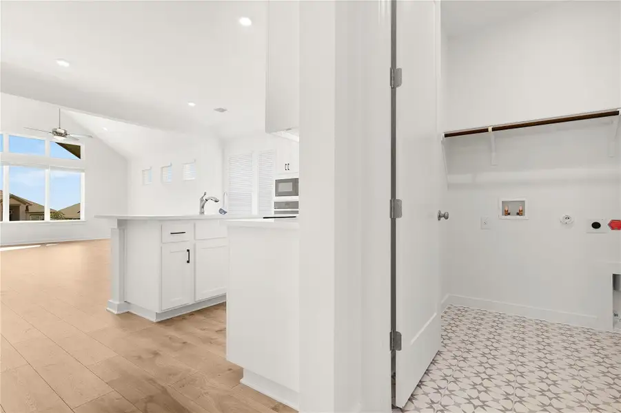 **PHOTO IS REPRESENTATIVE OF FLOORPLAN ONLY** **PHOTO IS REPRESENTATIVE OF FLOORPLAN ONLY**