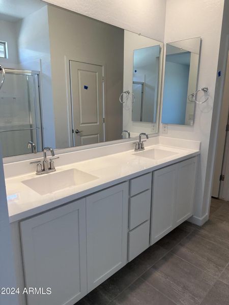 SR40 Lot 316 - Primary Vanity