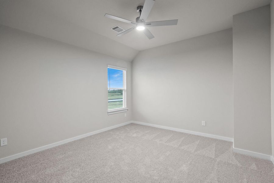 Spacious, unfurnished interior of a new home in Briarwood Crossing, Rosenberg (Image 30).