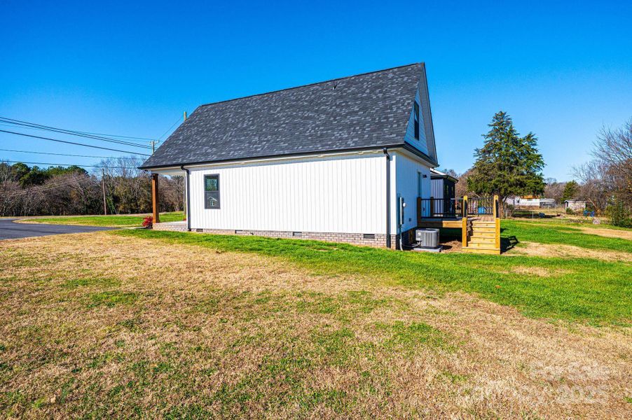 Exterior details and patio area of a home in , Hildebran (Image 17).