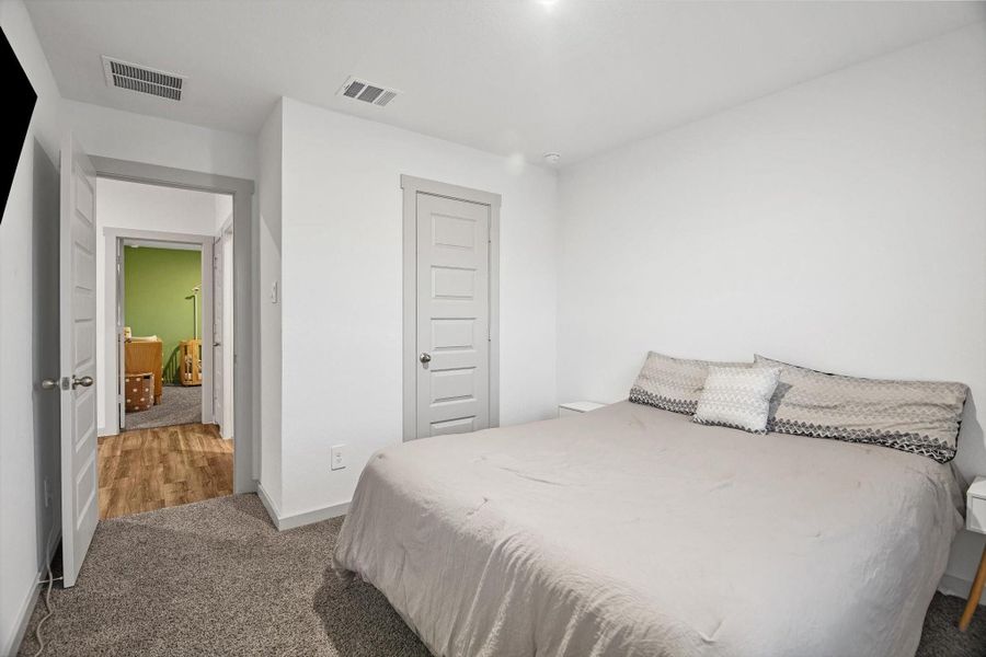 Furnished interior view inside a new home in , Baytown (Image 33).