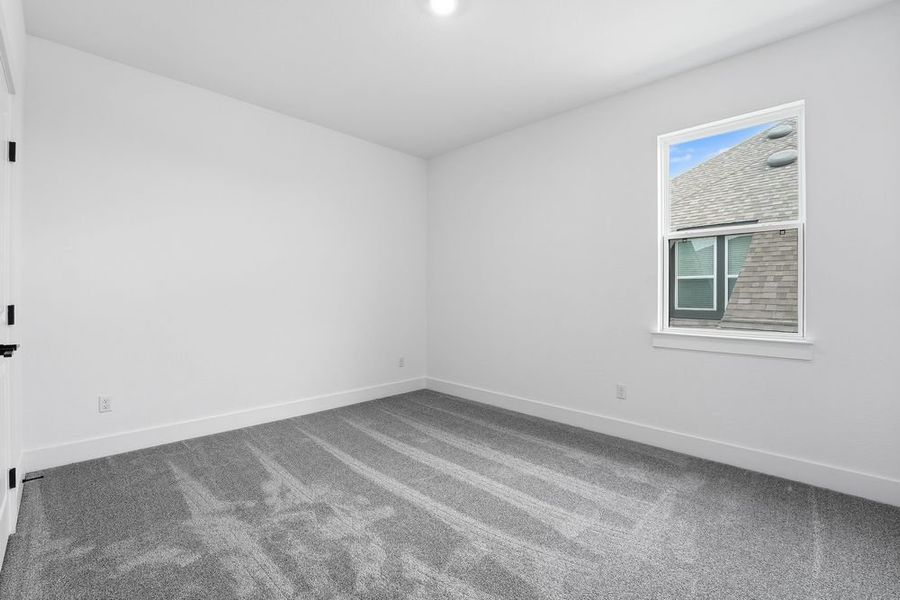 Spacious, unfurnished interior of a new home in Santa Rita Ranch, Liberty Hill (Image 19).