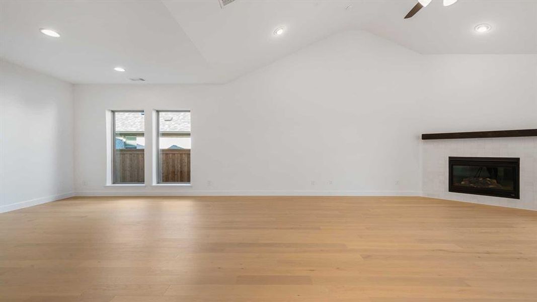 Spacious, unfurnished interior of a new home in Terraces, Rockwall (Image 18).