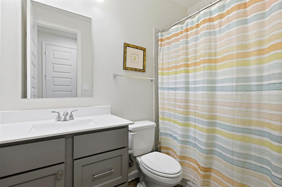 Furnished interior view inside a new home in Meridiana 40'/45', Manvel (Image 16). Furnished interior view inside a new home in Meridiana 40'/45', Manvel (Image 16).