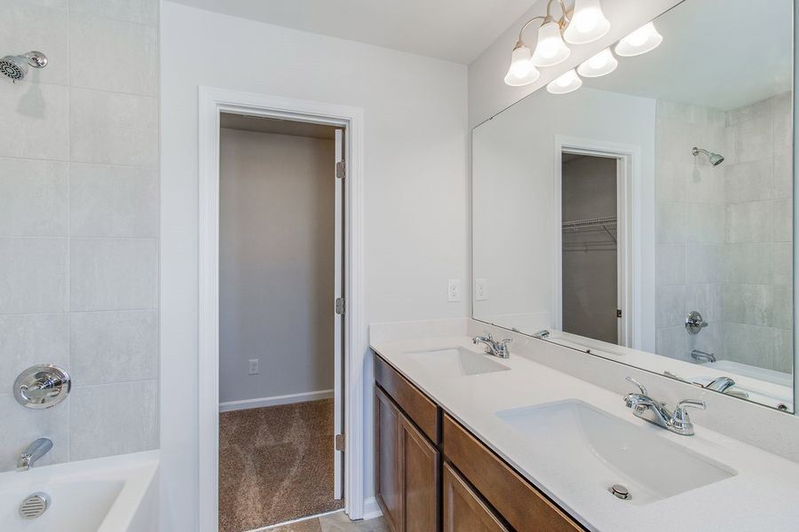 Furnished interior view inside a new home in Haynes Park, Columbia (Image 10).