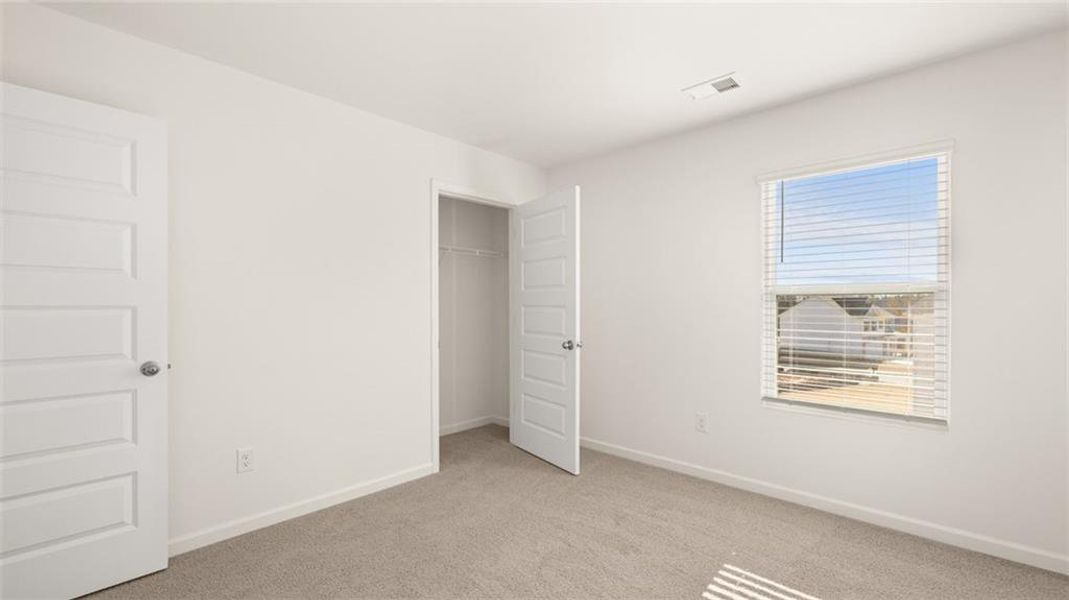 Spacious, unfurnished interior of a new home in Poplar Preserve, Newnan (Image 36).