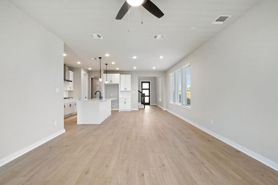 Spacious, unfurnished interior of a new home in Heritage, Dripping Springs (Image 39).
