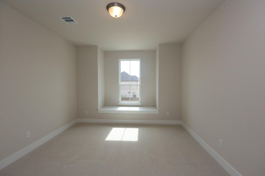 Spacious, unfurnished interior of a new home in Clopton Farms, Montgomery (Image 8).