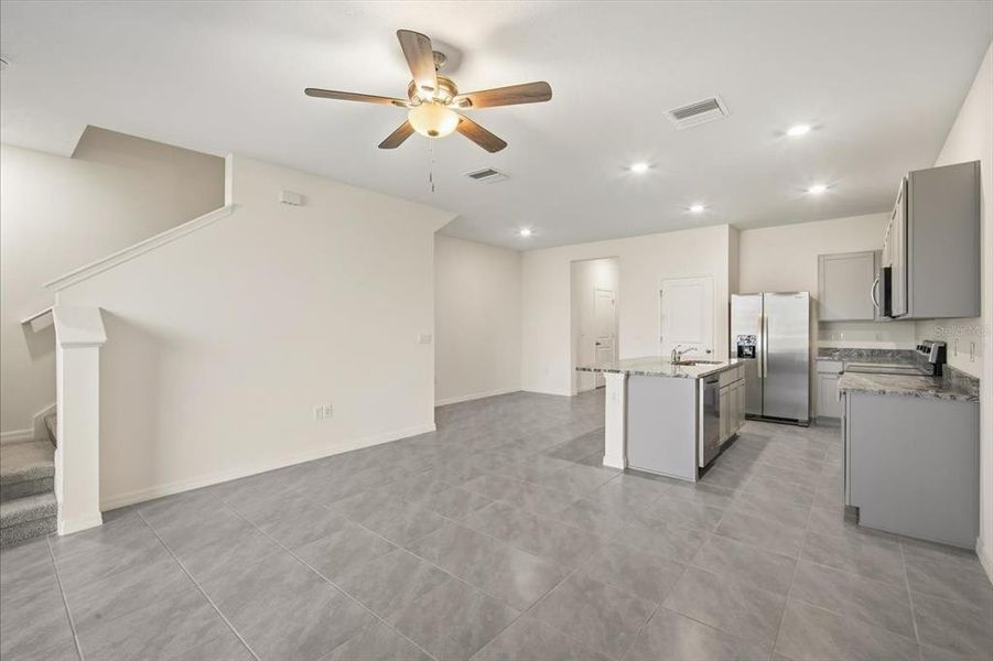 Spacious, unfurnished interior of a new home in , Wesley Chapel (Image 17).