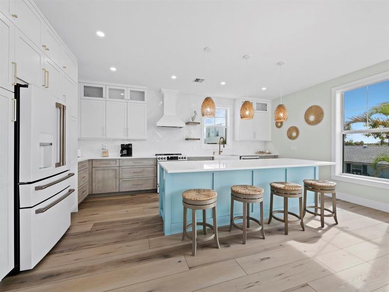 Furnished interior view inside a new home in , Longboat Key (Image 9).