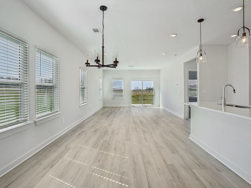 Spacious, unfurnished interior of a new home in Bear Springs, Columbia (Image 9). Spacious, unfurnished interior of a new home in Bear Springs, Columbia (Image 9).