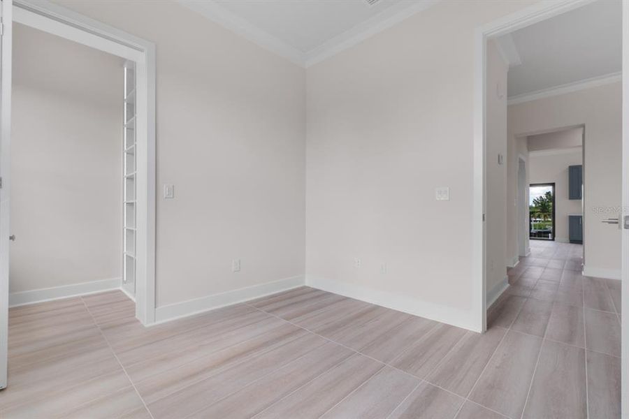 Spacious, unfurnished interior of a new home in , Apollo Beach (Image 20).