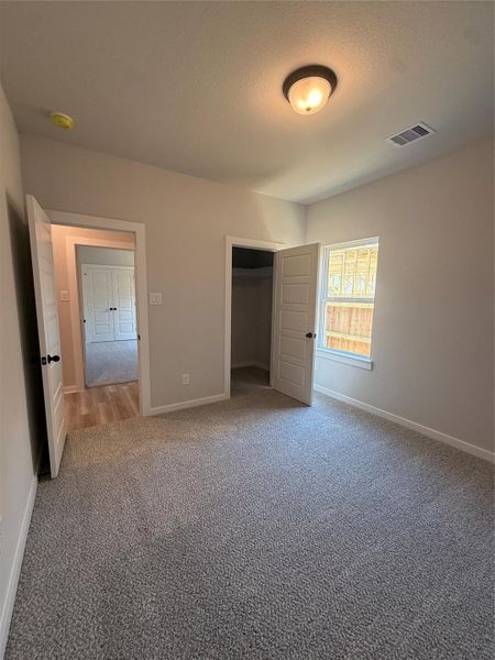 Spacious, unfurnished interior of a new home in Sundance Cove, Crosby (Image 10).