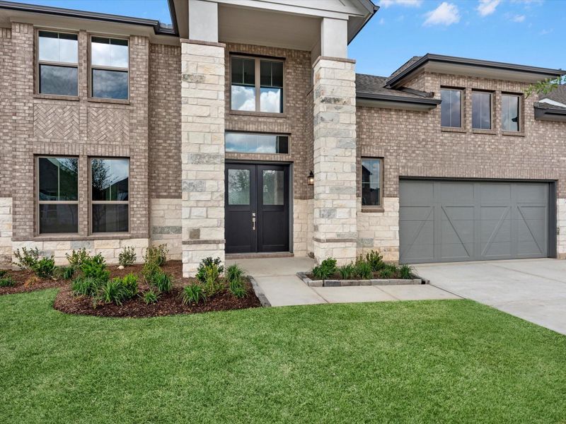 Exterior details and patio area of a home in Katy Lakes, Katy (Image 4).