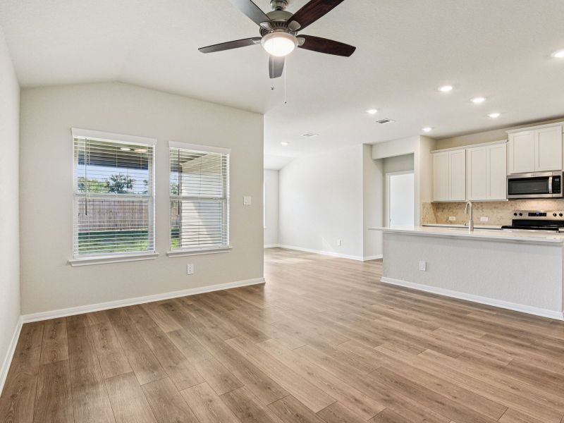 Spacious, unfurnished interior of a new home in Remington Ranch, San Antonio (Image 18). Spacious, unfurnished interior of a new home in Remington Ranch, San Antonio (Image 18).